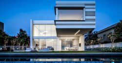 House in 10437 Almayo Avenue